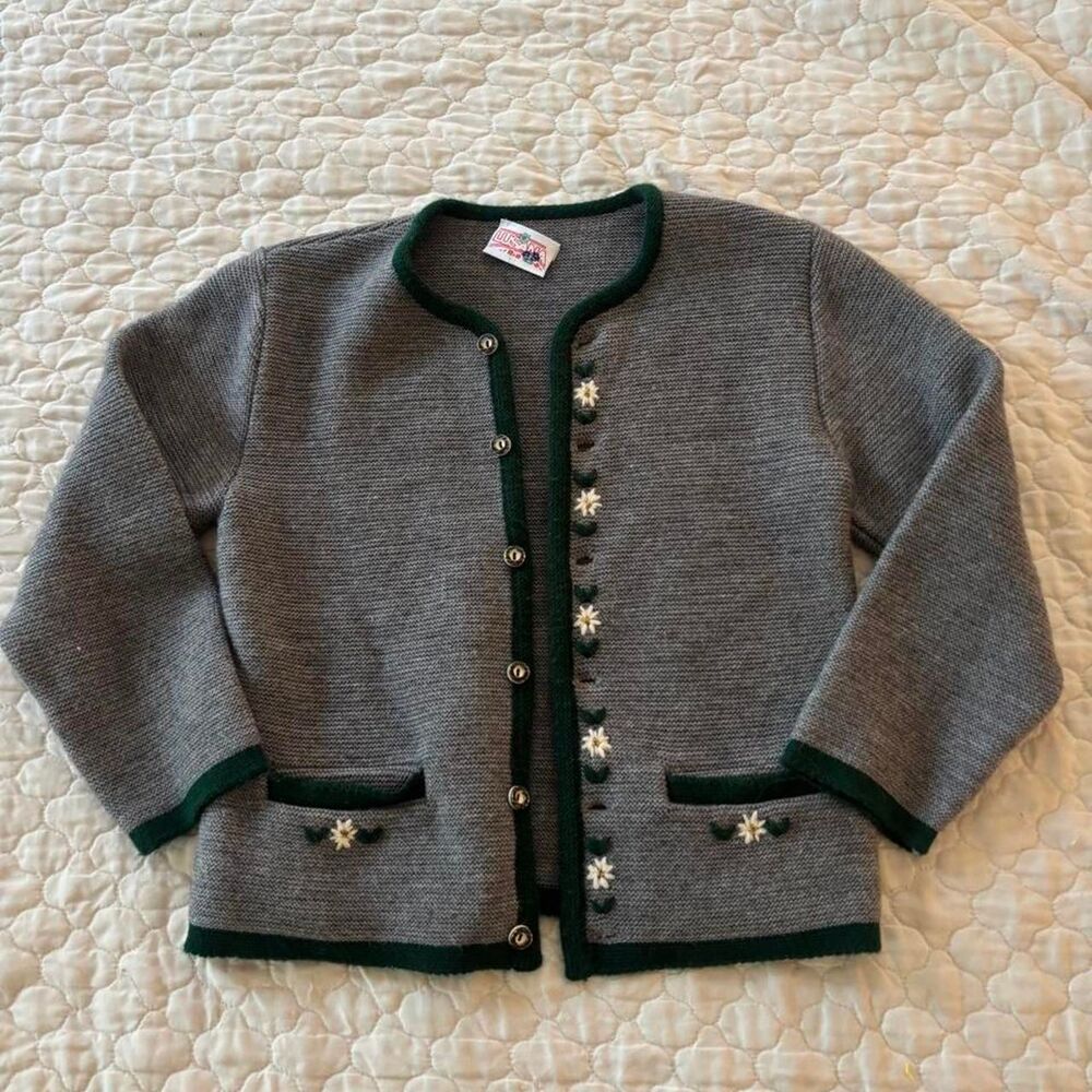 Lusana Women's Y2K Grey Button Up Sweater w/ Floral Embroidery Size 10